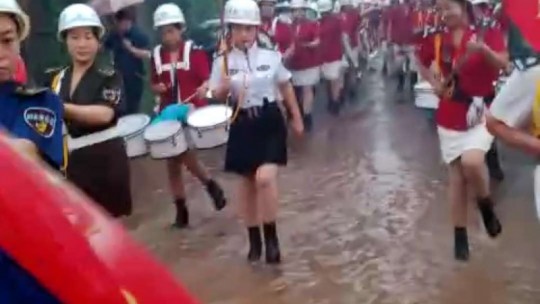 暴風驟雨中彰顯敬業(yè)精神