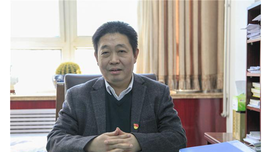 高愛(ài)軍：滿懷激情干事業(yè) 打造全市教育高地