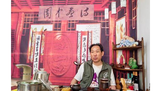 但愿人間多雅韻 不辭艱巨奏心弦——詩書融媒體人笑琰、李月夫婦印象