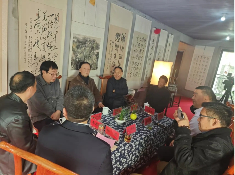 中國散文學(xué)會名譽會長、著名作家石英先生走進古都安陽 