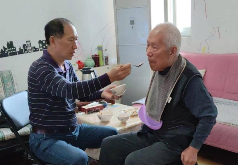 安陽李建學(xué)：把孝心變成孝行的人