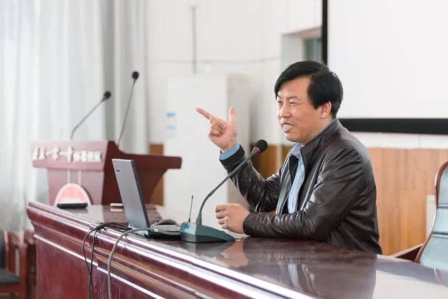 讓中國(guó)傳統(tǒng)節(jié)日文化滋養(yǎng)學(xué)生