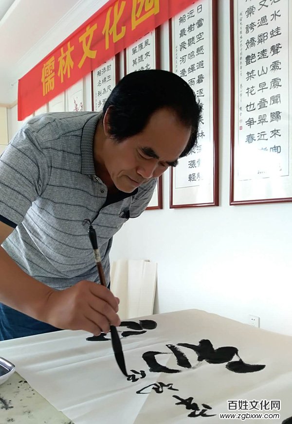 CCTV我愛你中華網(wǎng)絡(luò)電視頻道《放飛夢想》欄目走進(jìn)山東儒林文化園