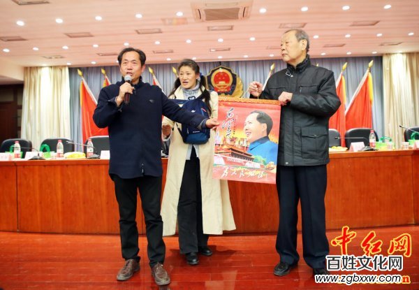 著名軍旅詩(shī)人殷德江詩(shī)歌創(chuàng)作60年作品研討會(huì)在京召開(kāi)——德性光耀大地昭齊魯子弟文品，江河情激浪花揚(yáng)軍旅老兵詩(shī)才（組圖）