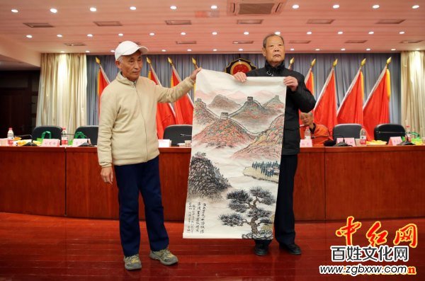 著名軍旅詩(shī)人殷德江詩(shī)歌創(chuàng)作60年作品研討會(huì)在京召開(kāi)——德性光耀大地昭齊魯子弟文品，江河情激浪花揚(yáng)軍旅老兵詩(shī)才（組圖）