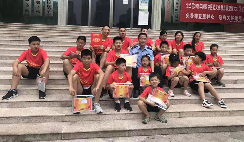 安陽陽光少年隊舉行暑假結(jié)業(yè)典禮