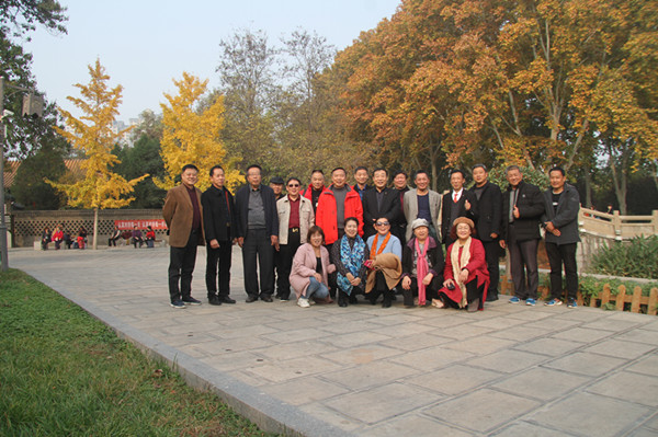 媒企“牽手”共慶第二十個中國記者節(jié) ——記者采風(fēng)團(tuán)走進(jìn)邯鄲市肥鄉(xiāng)區(qū)叢臺酒苑