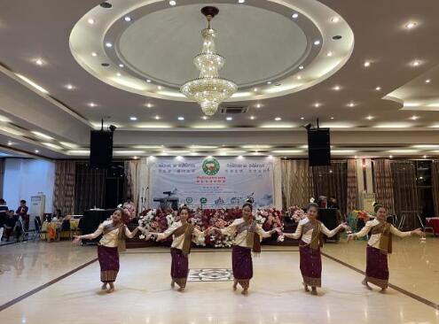 第八屆世界朋友節(jié)暨世界土著文化發(fā)展聯(lián)盟啟動儀式在老撾烏多姆賽隆重舉行