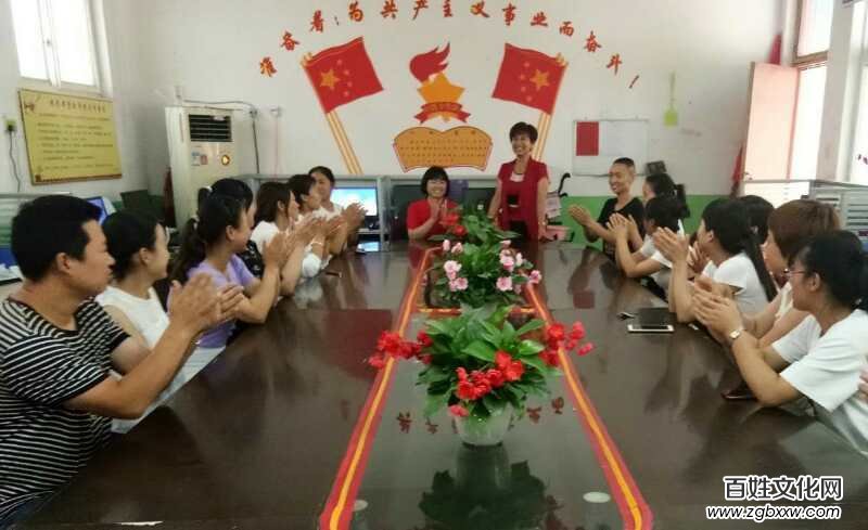 教書(shū)育人三十五載如今光榮即將退休