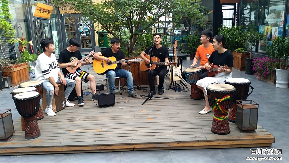 用吉它詮釋夢(mèng)想，讓藝術(shù)修復(fù)心靈