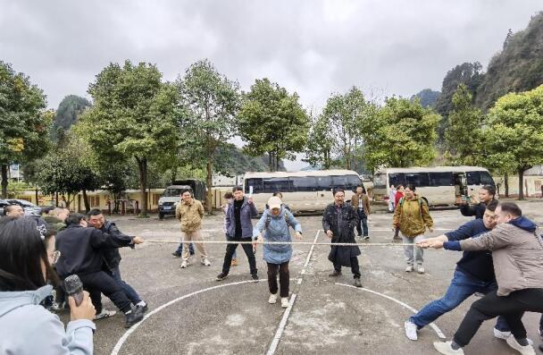 貴州務川黃都鎮(zhèn)桂花村開展“黨建引領聚合力、村企共建促振興”支部共建活動