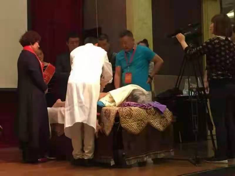 悲智雙運(yùn) 醫(yī)術(shù)精湛，中醫(yī)傳人——杜愛(ài)民