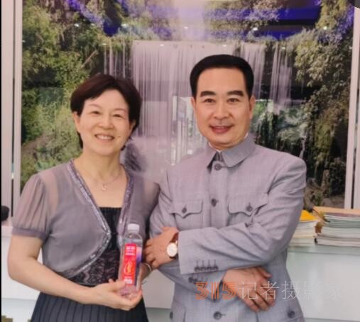 仙寓山泉（龍、壽、佛）硒礦泉水省代簽約在仙寓山舉行