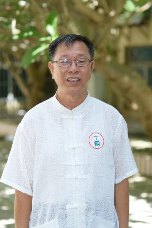 鄭曉暉：西散南國(guó)文學(xué)社副主編