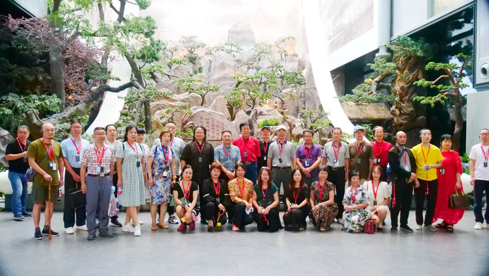 “品讀孝鄉(xiāng) 放歌和也”藝術(shù)之旅·第12屆中國作家新創(chuàng)作論壇在安吉舉行