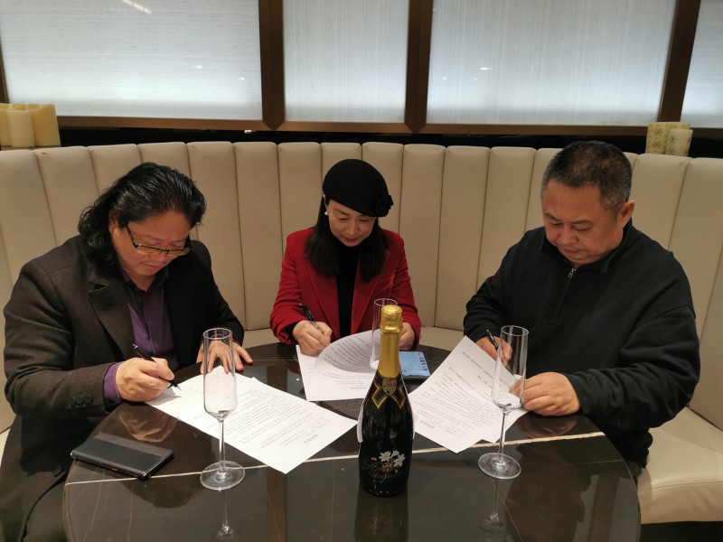 好萊塢中國打造“世界百強(qiáng)名人藝術(shù)家影像拍攝工程＂今天正式簽約