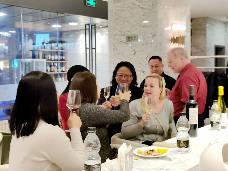 好萊塢中國打造“世界百強(qiáng)名人藝術(shù)家影像拍攝工程＂今天正式簽約