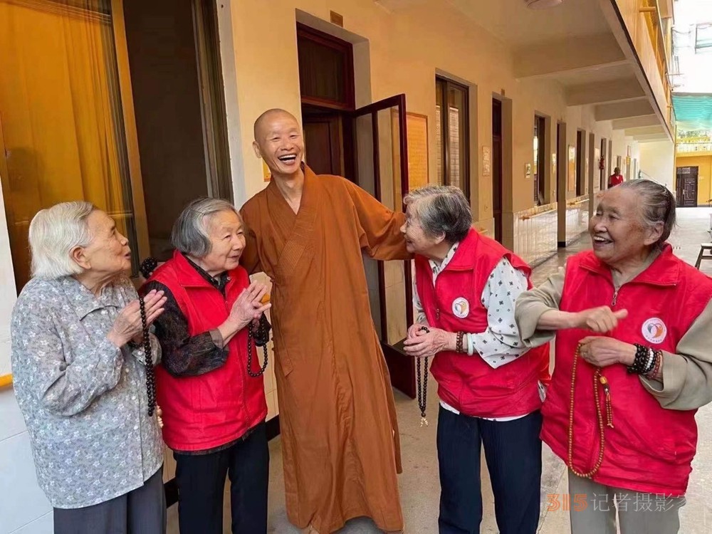 點擊打開原圖 佛教文化封面人物當度法師:以安養(yǎng)丈量我的信仰之路