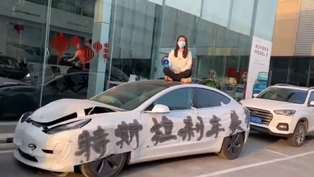 女車主質(zhì)疑特斯拉剎車失靈！車展會場門口雇車模維權(quán)